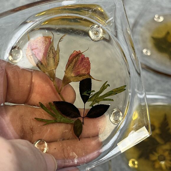 Vintage Lucite Acrylic Footed Coasters Dried Pressed Flowers Set of 6 Clear 3.5" - Picture 8 of 16